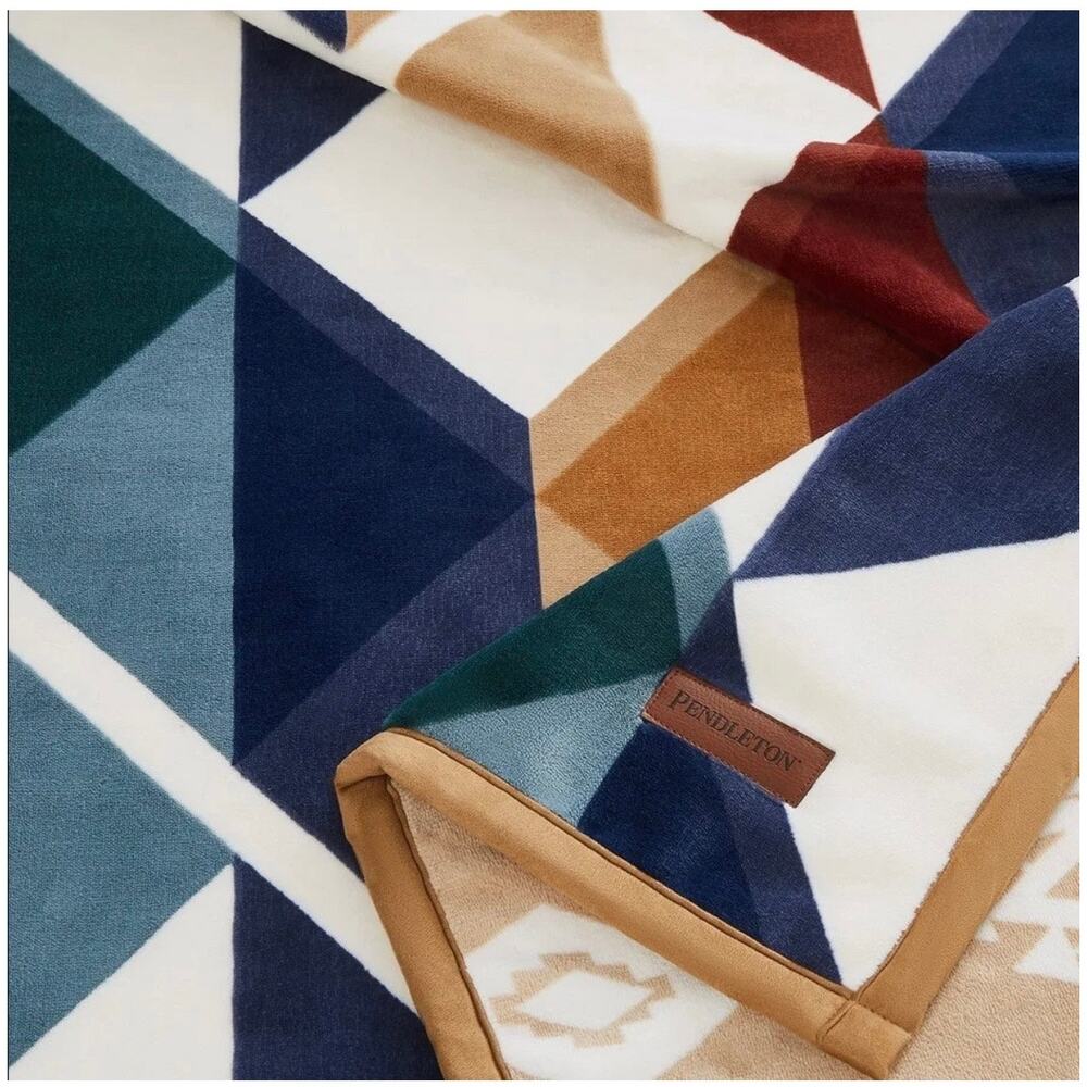 Pendleton Serrado Reversible Plush Throw Blanket 50x70 NWT Cozy Luxe Heritage - Picture 4 of 7